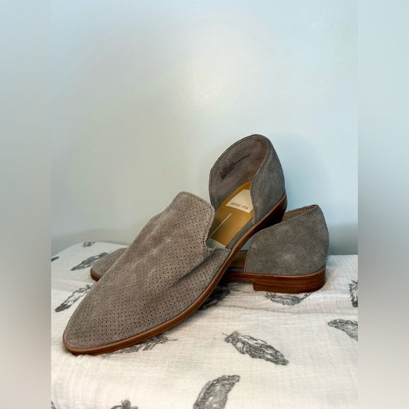 DOLCE VITA NWOT GREY/TAN WOMENS FLATS SZ 6 - Picture 4 of 4